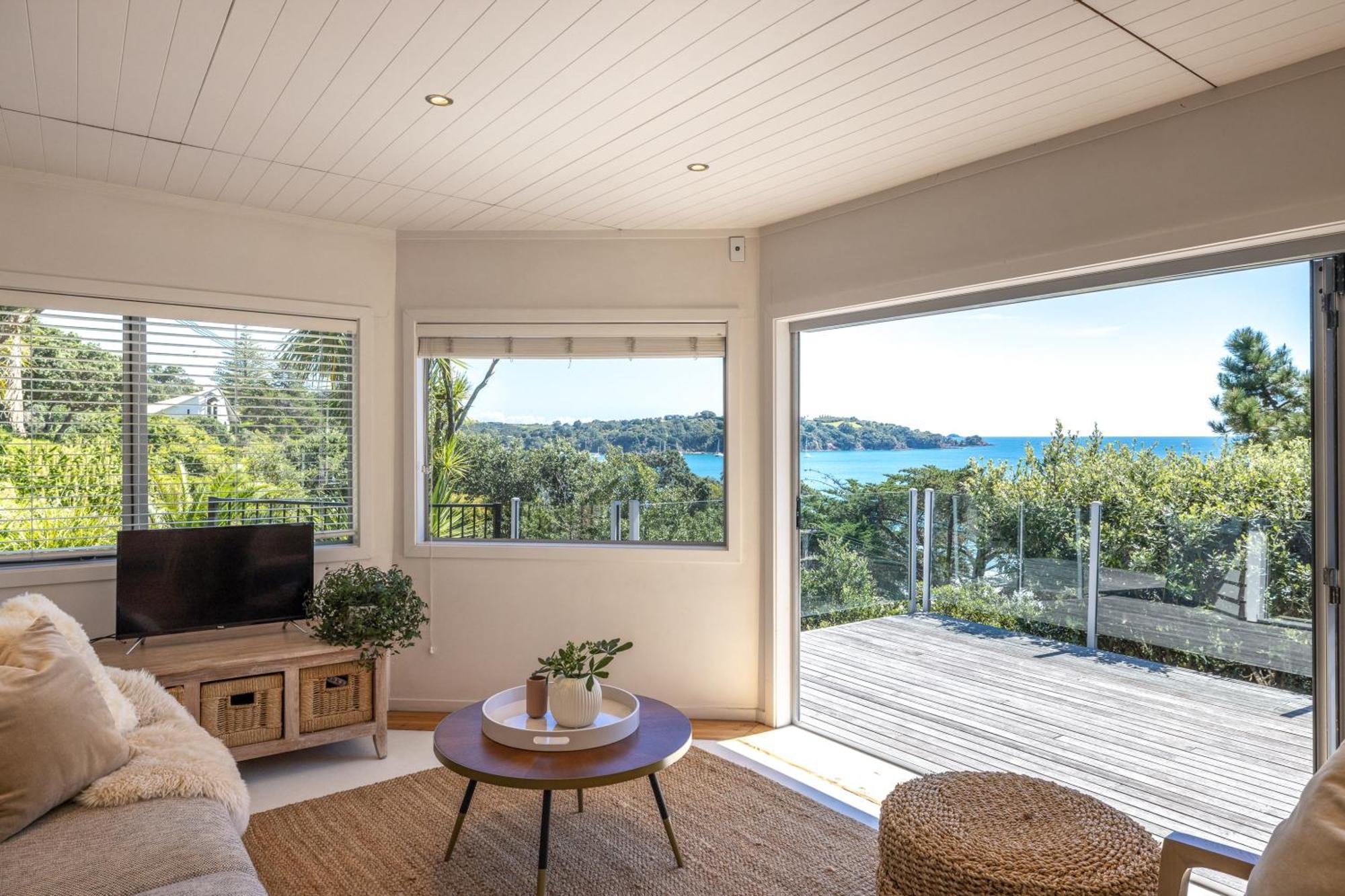Tawa - Coast & Country * Oneroa